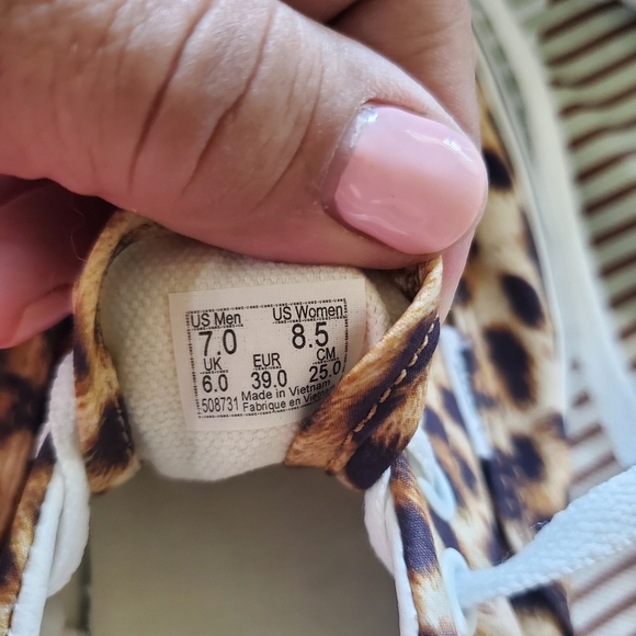 Vans Women's Leopard Print Sneakers - Picture 6 of 8